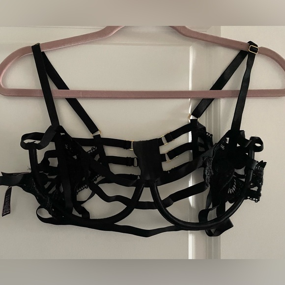 Victoria’s Secret Very Sexy Bra - 36D - Picture 2 of 4